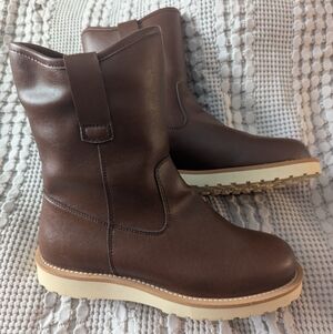 NWOT Wills Vegan Pull On Rig Boots 41
